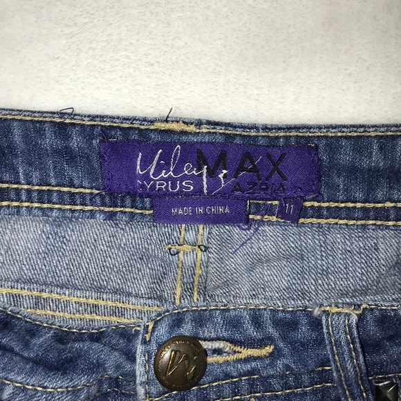 Shorts - Picture 2 of 4